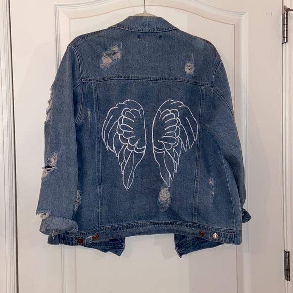Oversized distressed denim jacket with angel wings - Picture 2 of 3